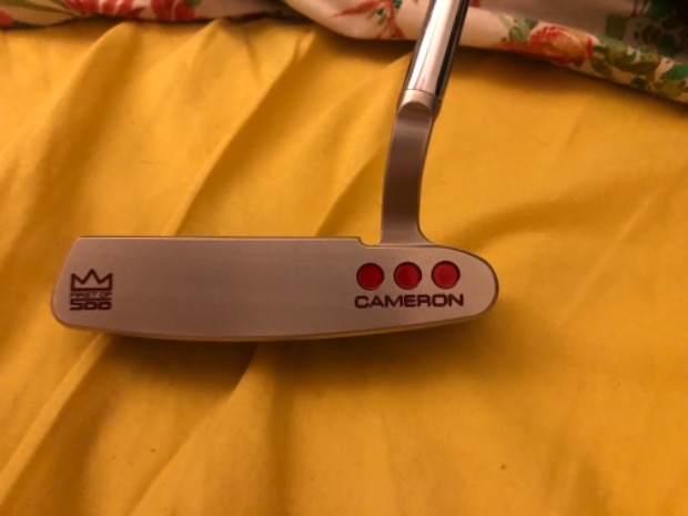 putting with a fake scotty cameron vs real